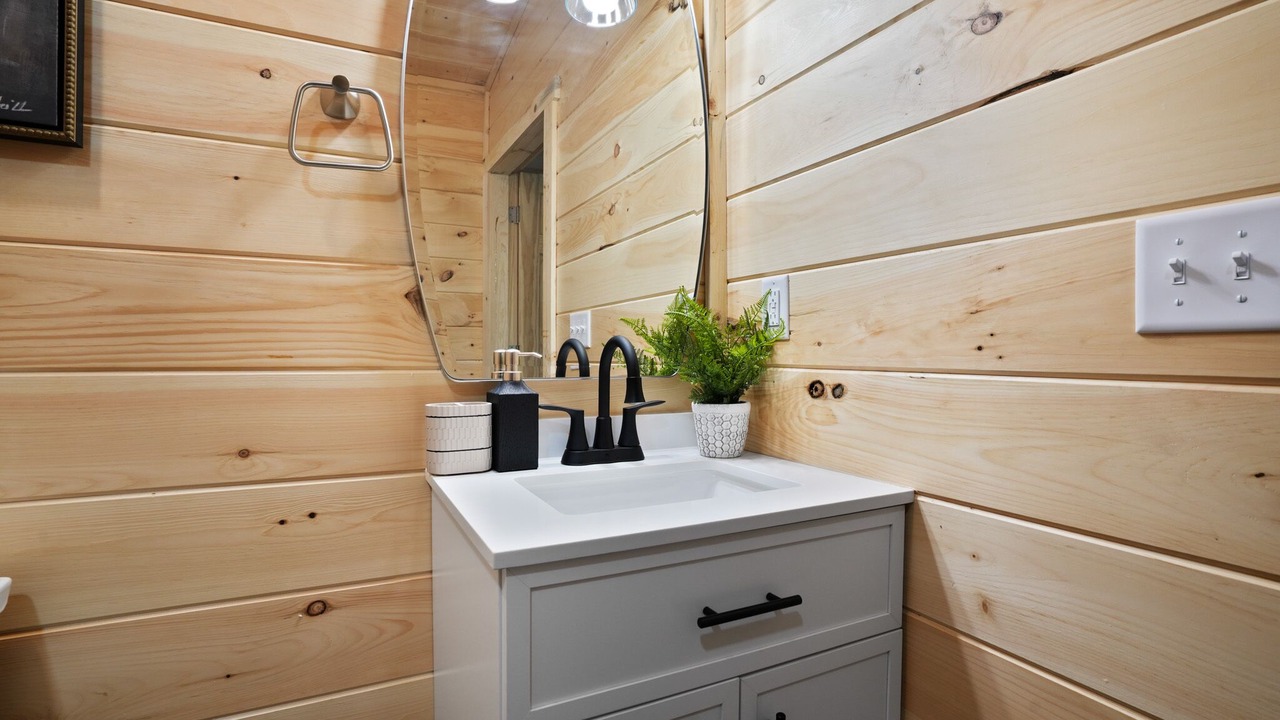 Photo of Bathroom in McArthur