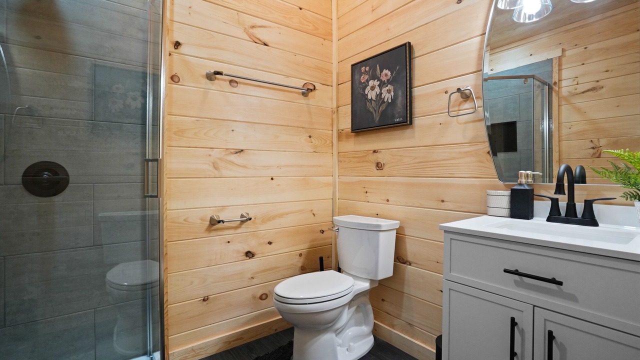 Photo of Bathroom in McArthur