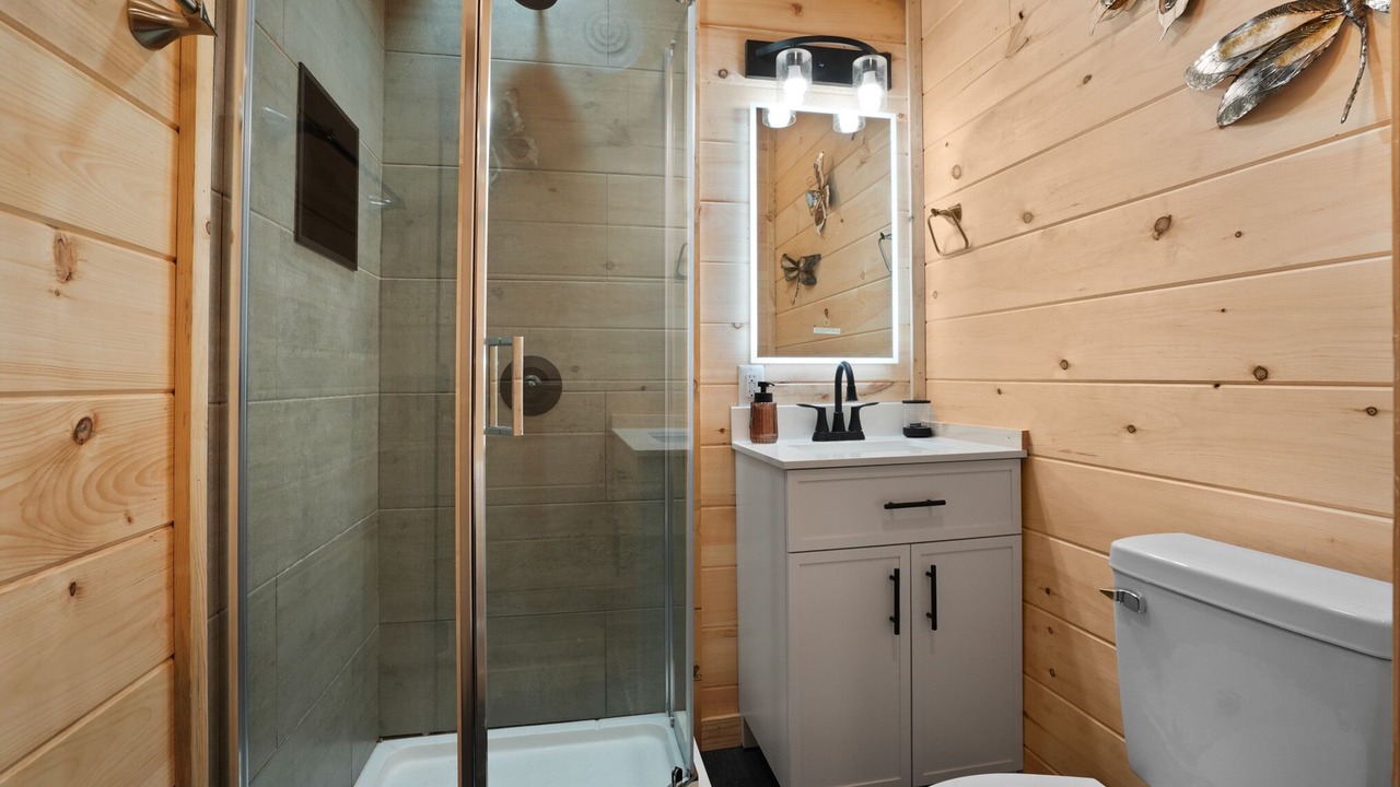 Photo of Bathroom in McArthur