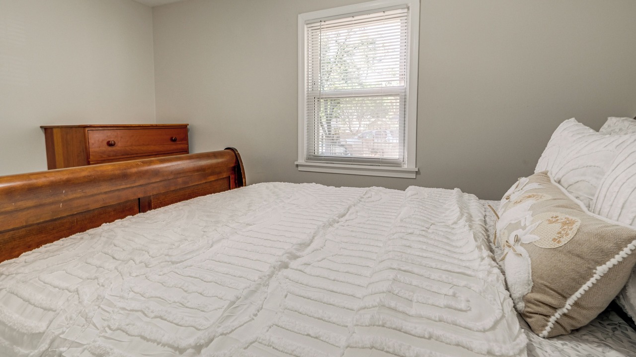 Photo of Bedroom in Riverdale Park