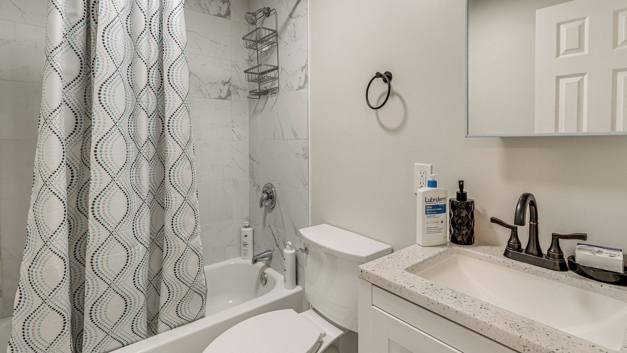 Photo of Bathroom in Riverdale Park