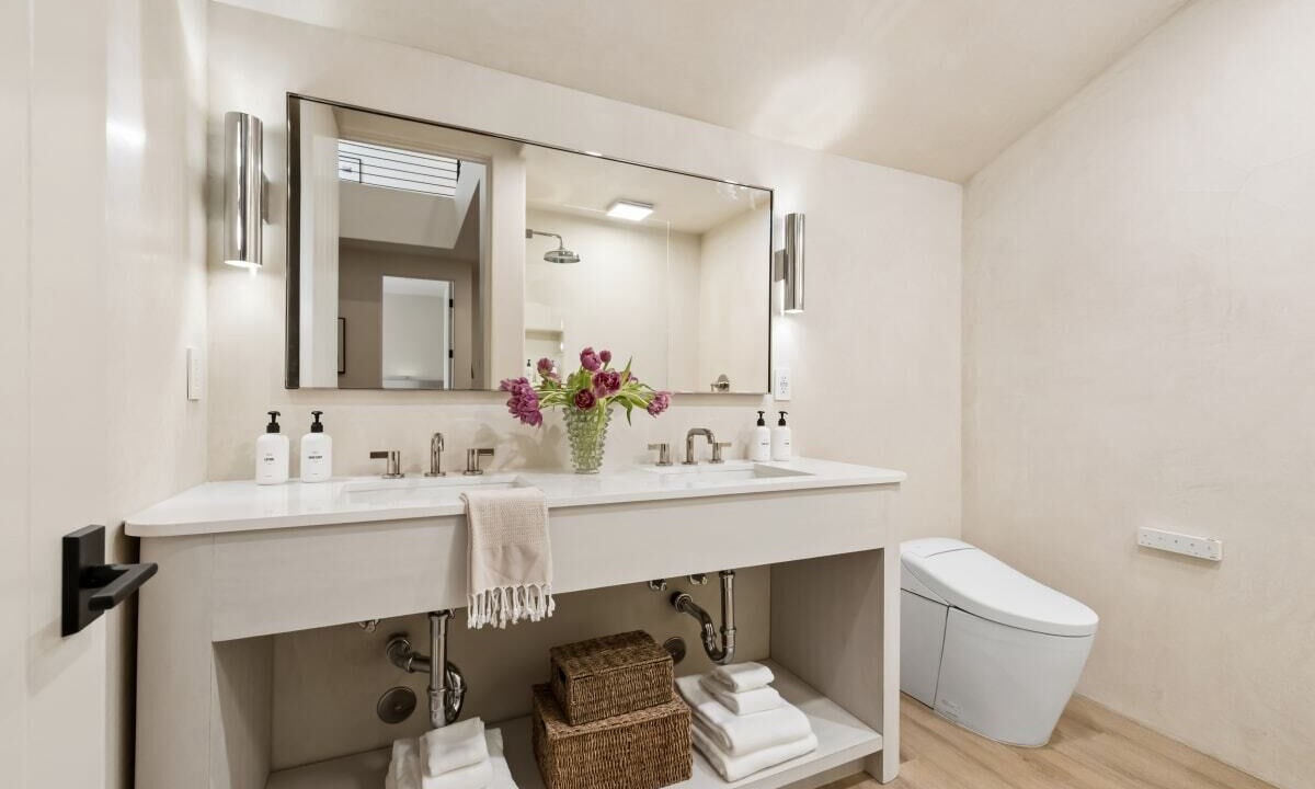 Photo of Bathroom in Oak Park