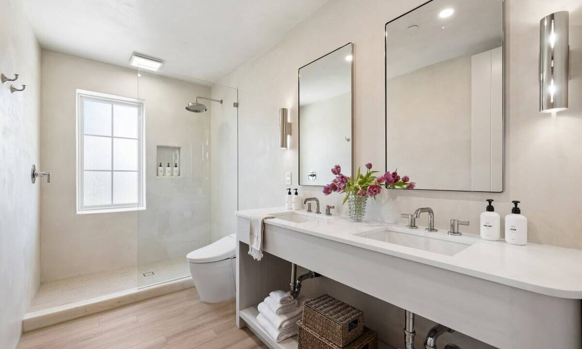 Photo of Bathroom in Oak Park