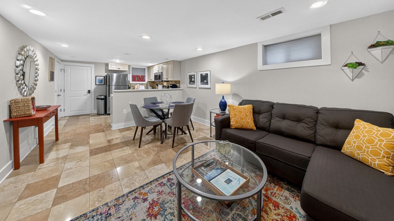 Photo of Livingroom in Crestwood