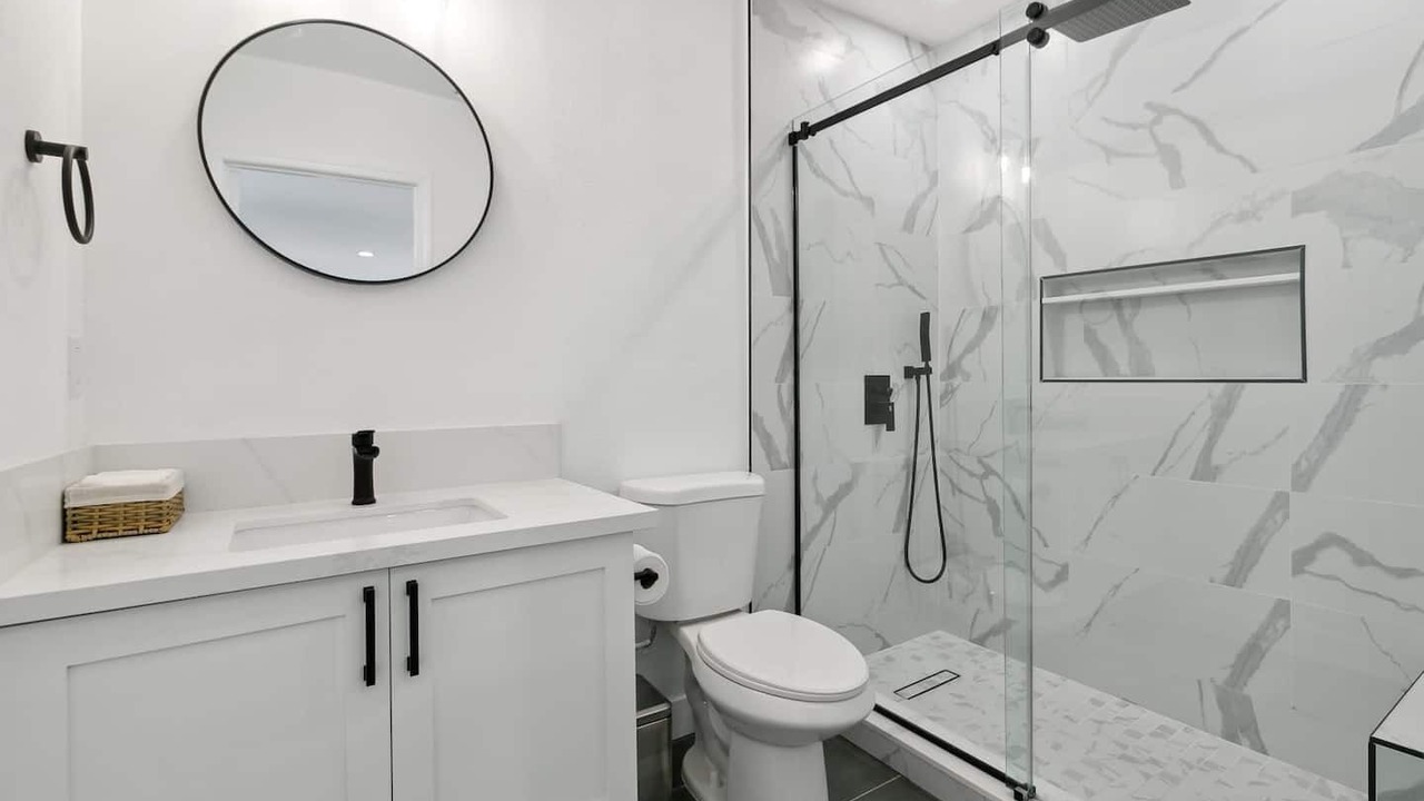 Photo of Bathroom in Lincoln Acres