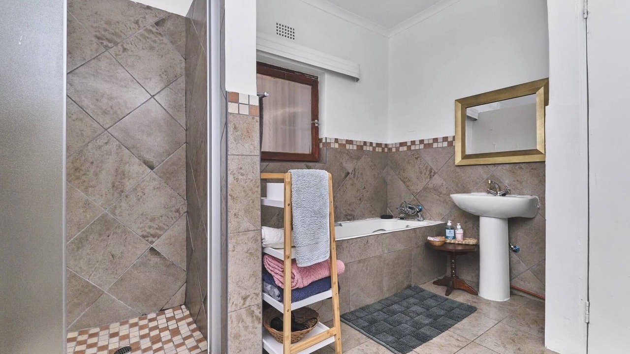 Photo of Bathroom in Greater Johannesburg Metropolitan Area