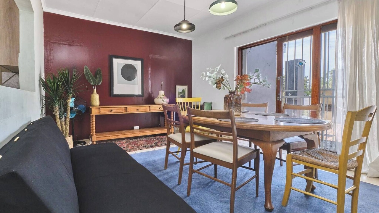 Photo of Livingroom in Greater Johannesburg Metropolitan Area