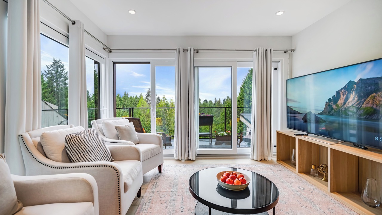 Photo of Livingroom in West Vancouver