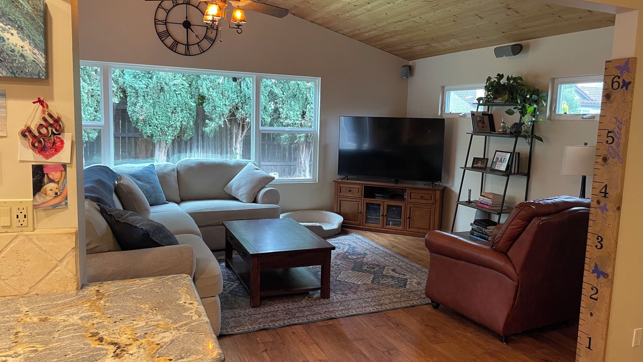 Photo of Livingroom in Thousand Oaks