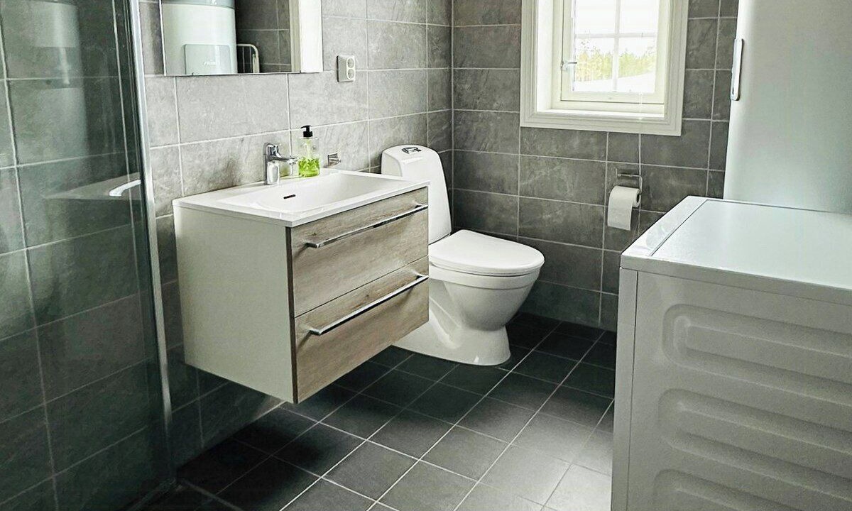 Photo of Bathroom in Amot