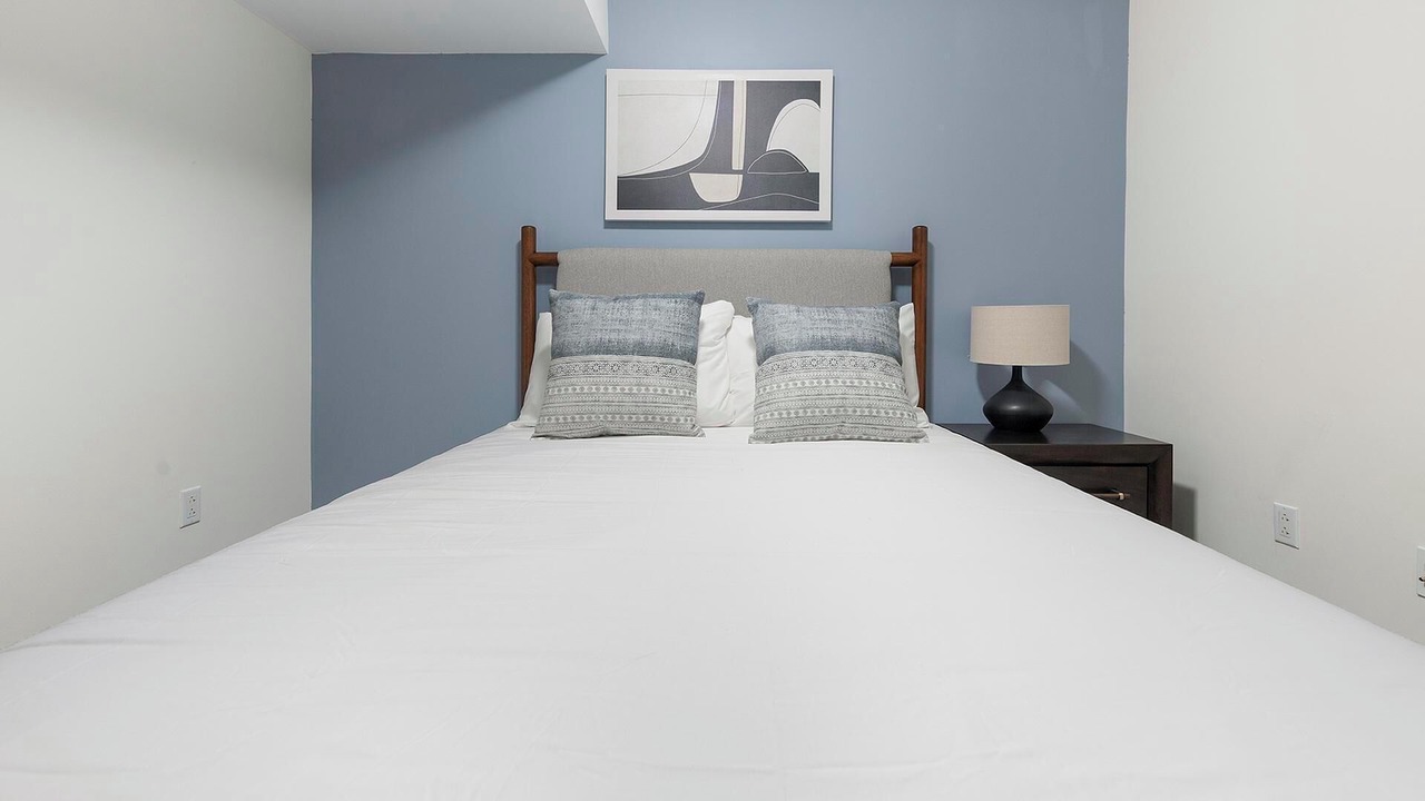 Photo of Bedroom in Navy Yard