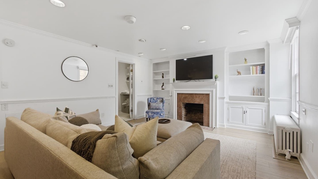 Photo of Livingroom in Old Town Alexandria