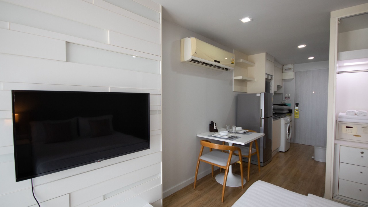 Photo of Bedroom in Khlong Tan Nuea