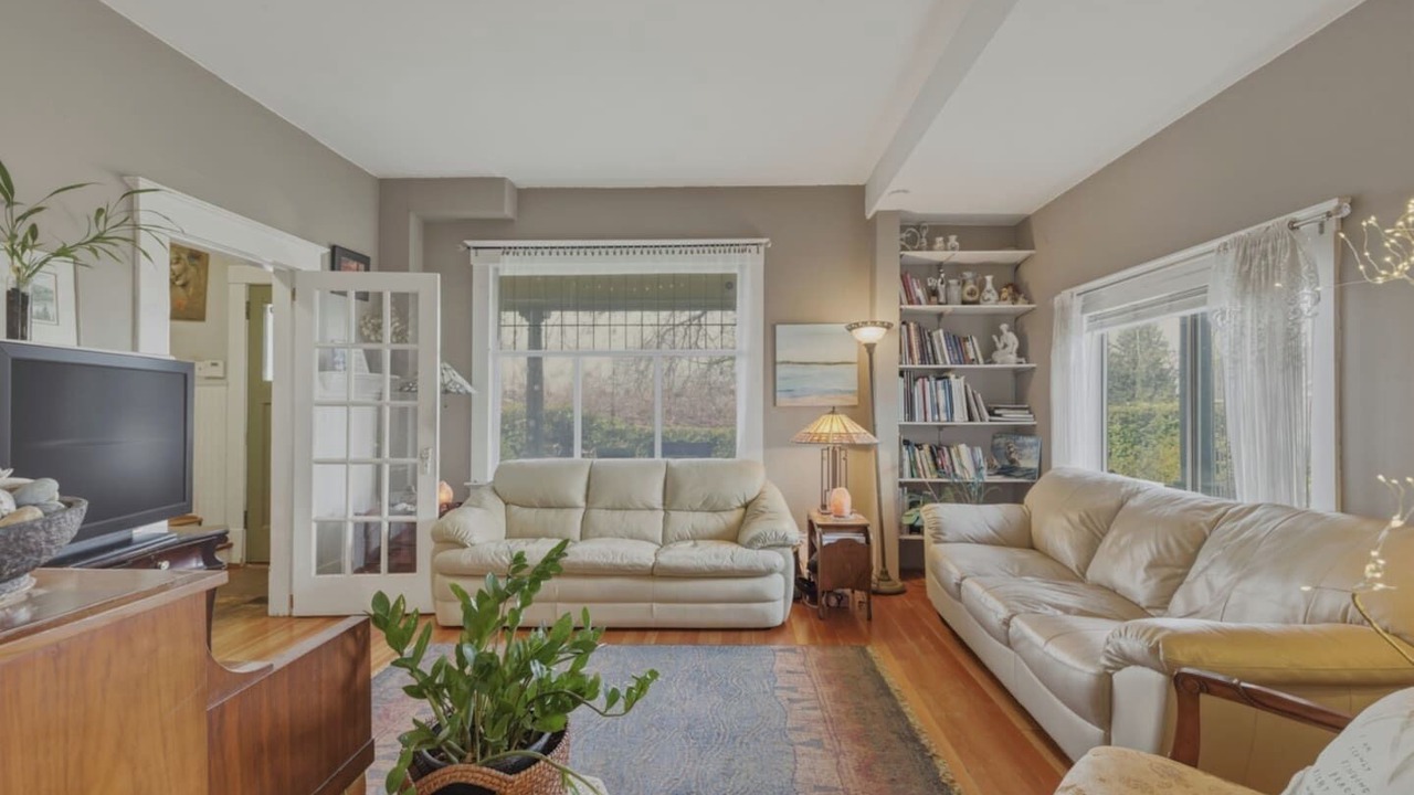 Photo of Livingroom in Lower Lonsdale