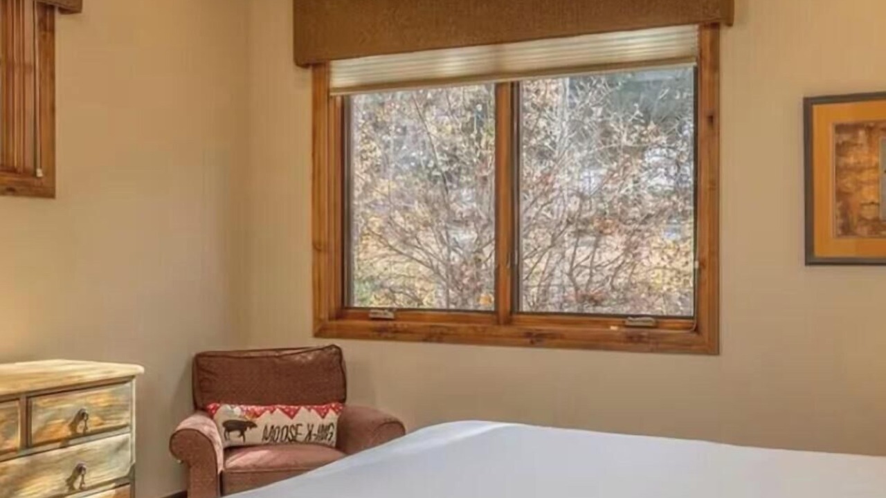 Photo of Bedroom in Warm Springs