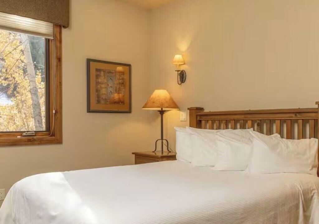 Photo of Bedroom in Warm Springs