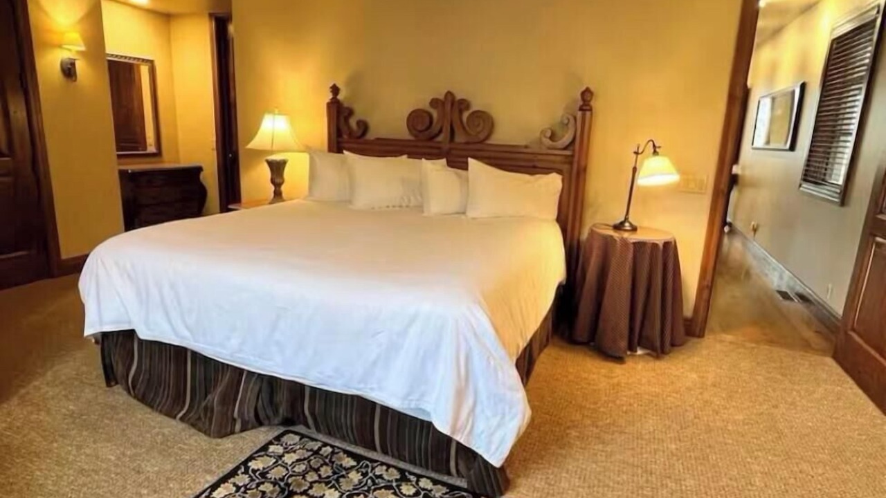 Photo of Bedroom in Warm Springs
