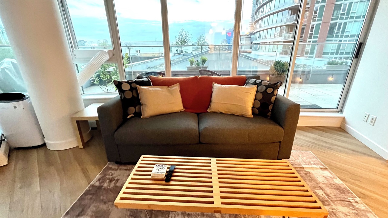 Photo of Livingroom in Crosstown