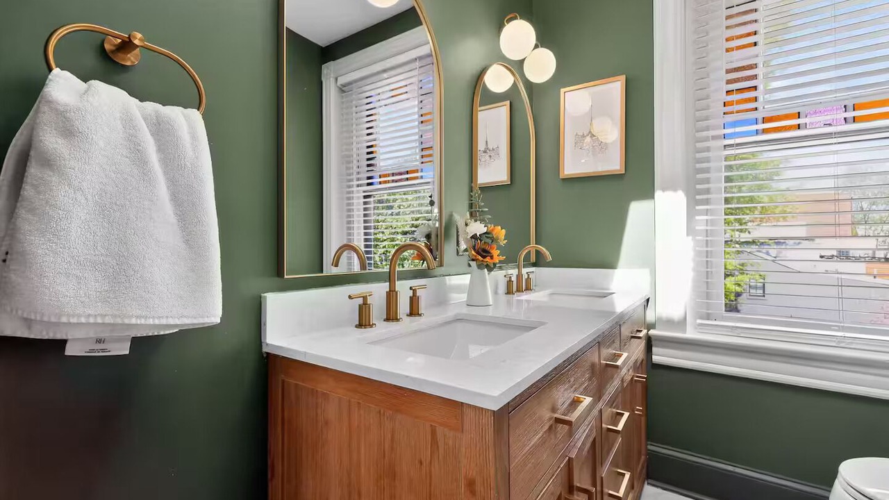 Photo of Bathroom in Cardozo