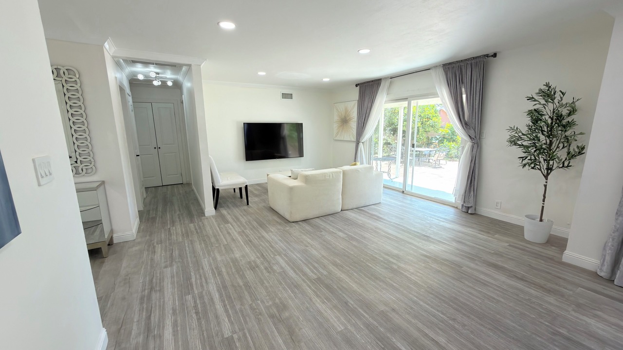 Photo of Livingroom in Santa Susana