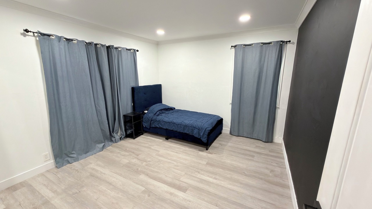 Photo of Bedroom in Santa Susana