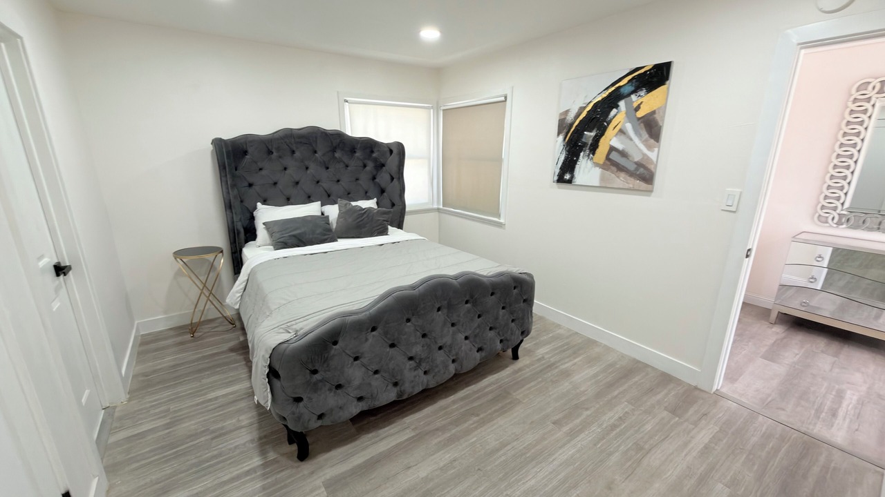 Photo of Bedroom in Santa Susana