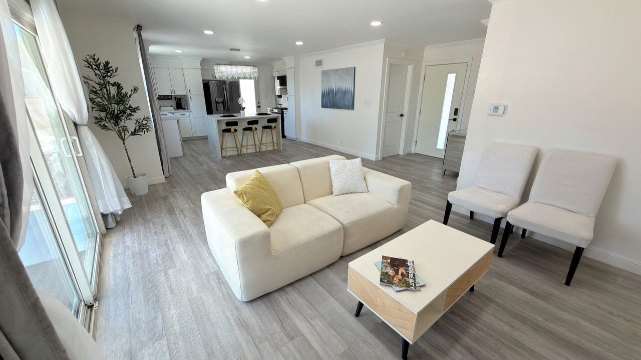 Photo of Livingroom in Santa Susana