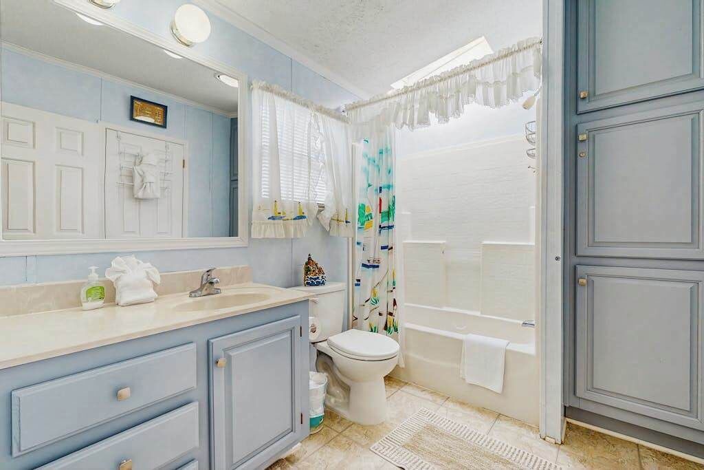 Photo of Bathroom in Assateague Pointe