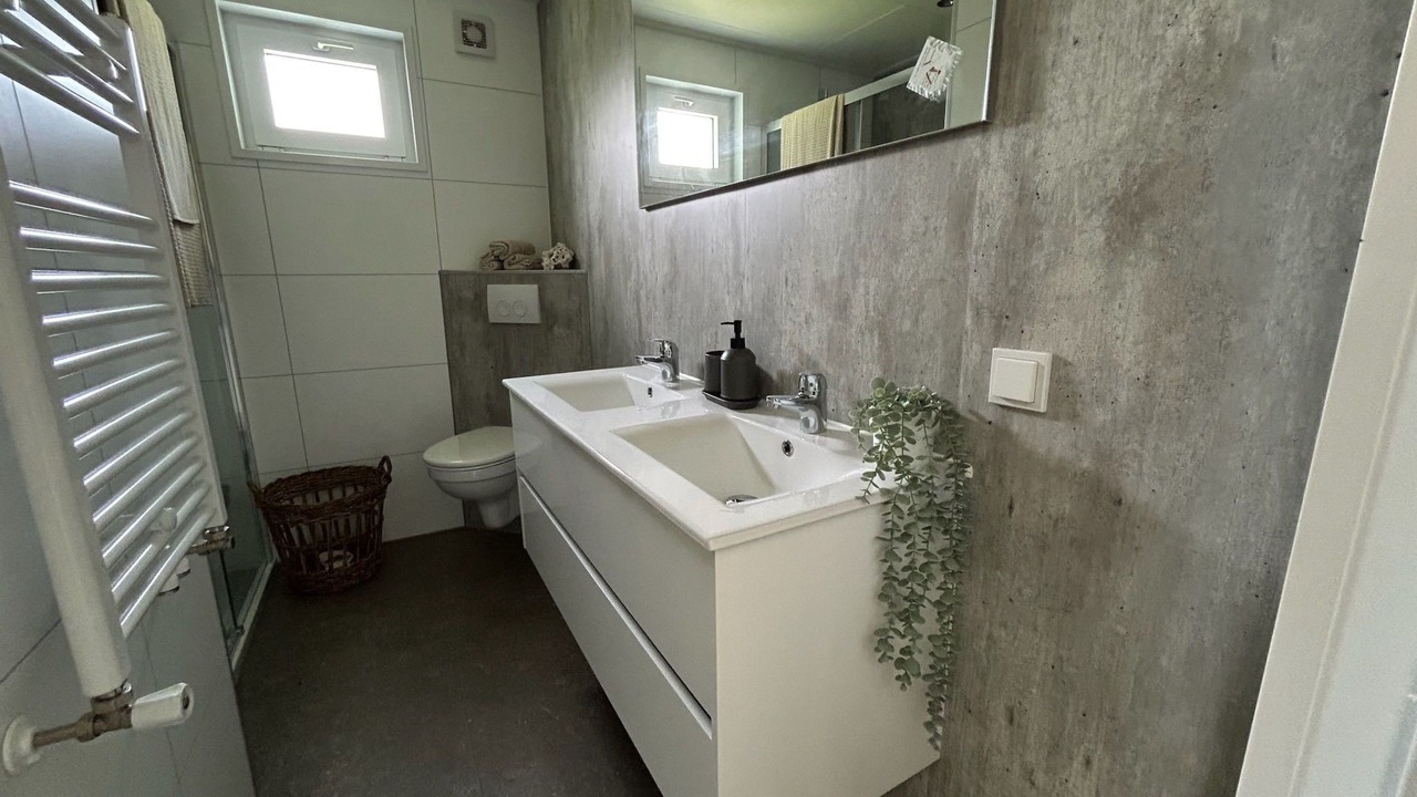 Photo of Bathroom in Dirkshorn