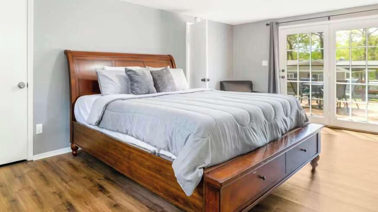 Photo of Bedroom in Sunrise Beach