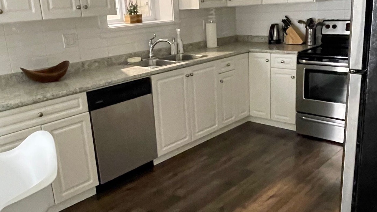 Photo of Kitchen in Central Lonsdale