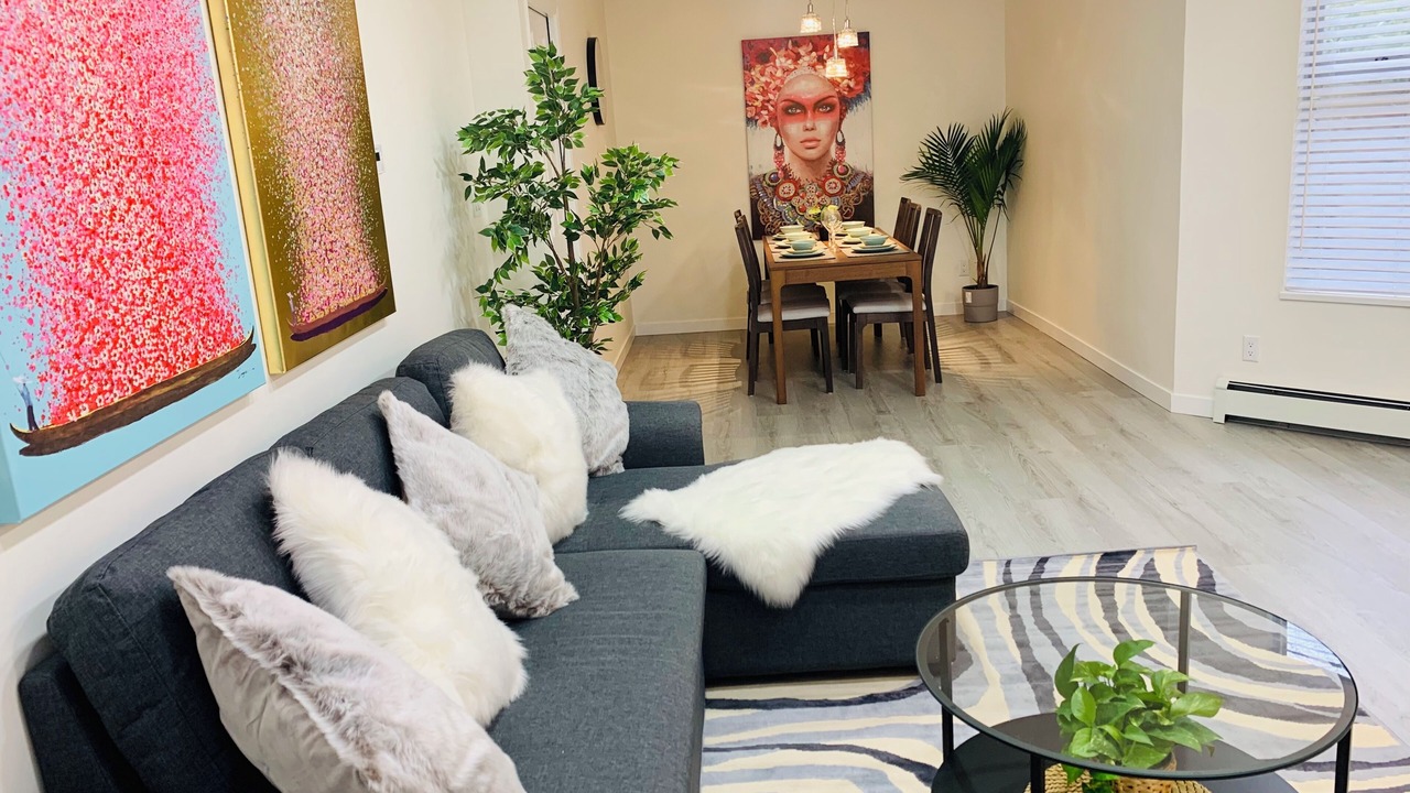 Photo of Livingroom in Riley Park