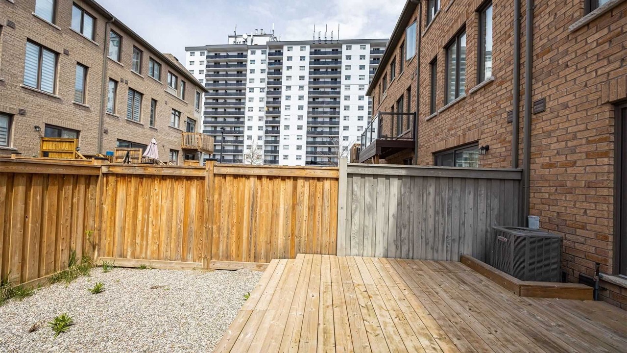 Photo of Outdoor in Lakeview