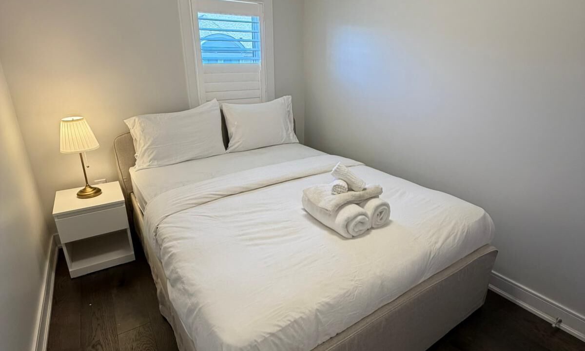 Photo of Bedroom in Lakeview