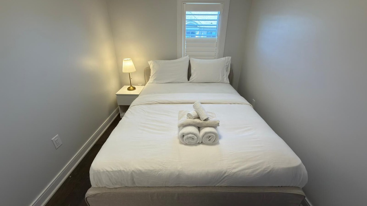 Photo of Bedroom in Lakeview