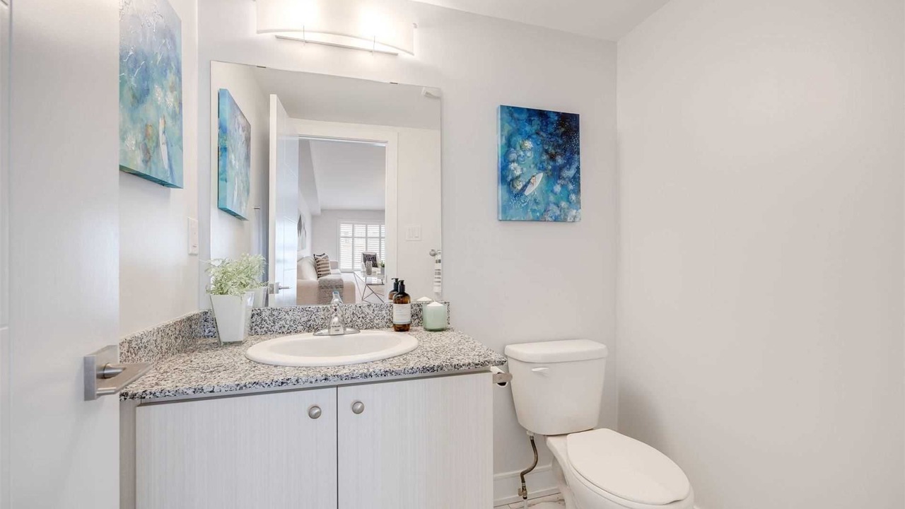 Photo of Bathroom in Lakeview