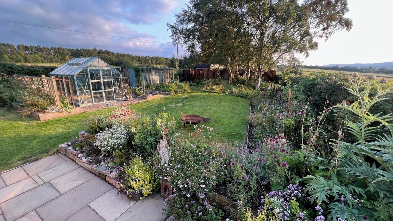 Photo of Outdoor in Roslin
