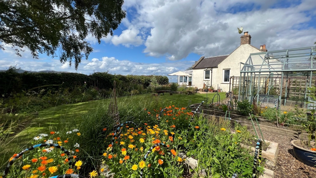 Photo of Outdoor in Roslin