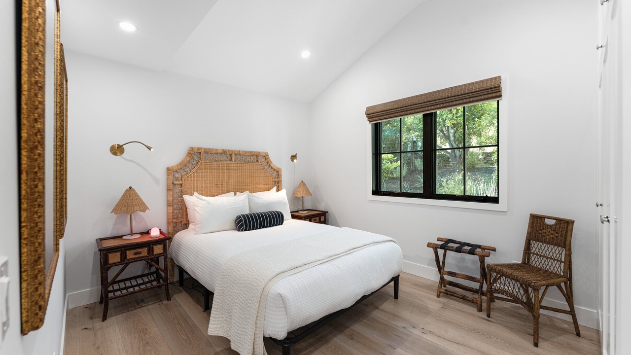 Photo of Bedroom in Summerland