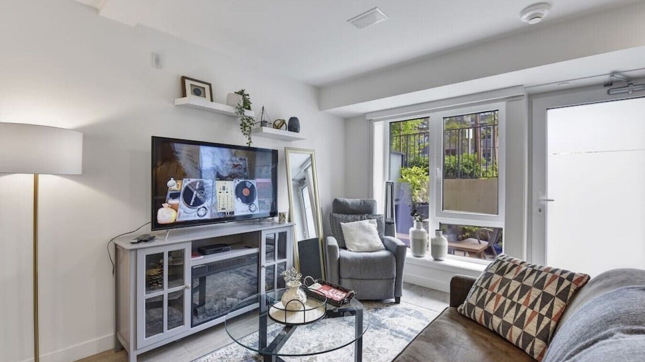 Photo of Livingroom in Lower Lonsdale