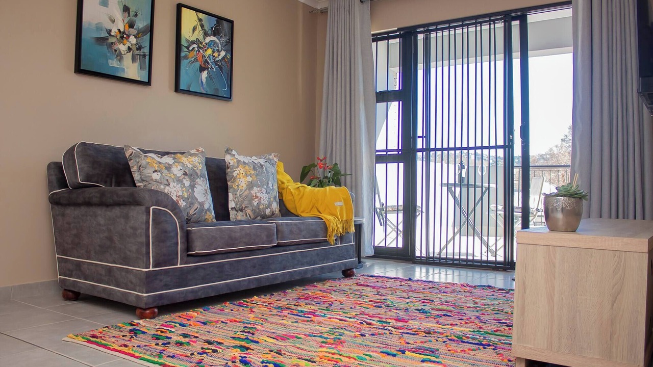 Photo of Livingroom in Greater Johannesburg Metropolitan Area