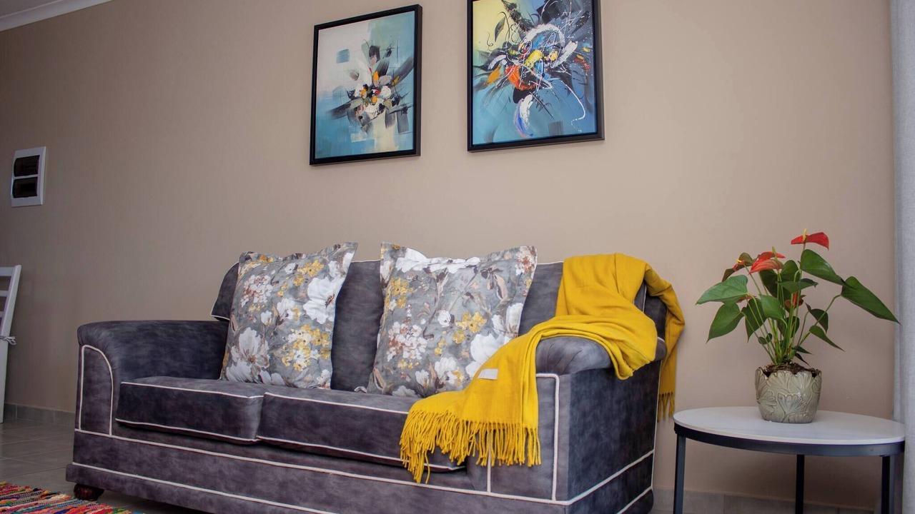 Photo of Livingroom in Greater Johannesburg Metropolitan Area