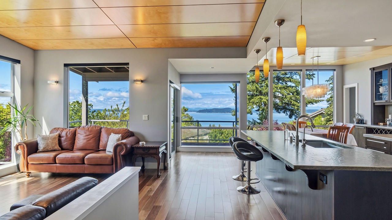 Photo of Livingroom in North Admiral