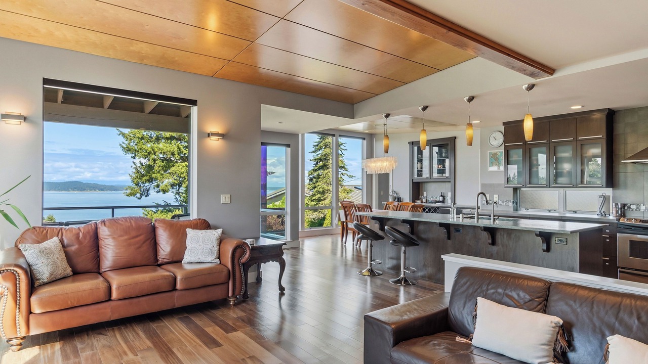 Photo of Livingroom in North Admiral