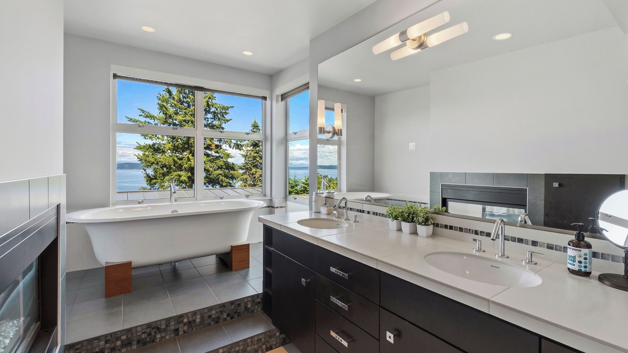 Photo of Bathroom in North Admiral