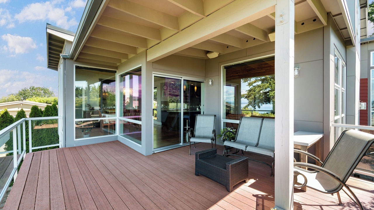 Photo of Patio Balcony in North Admiral