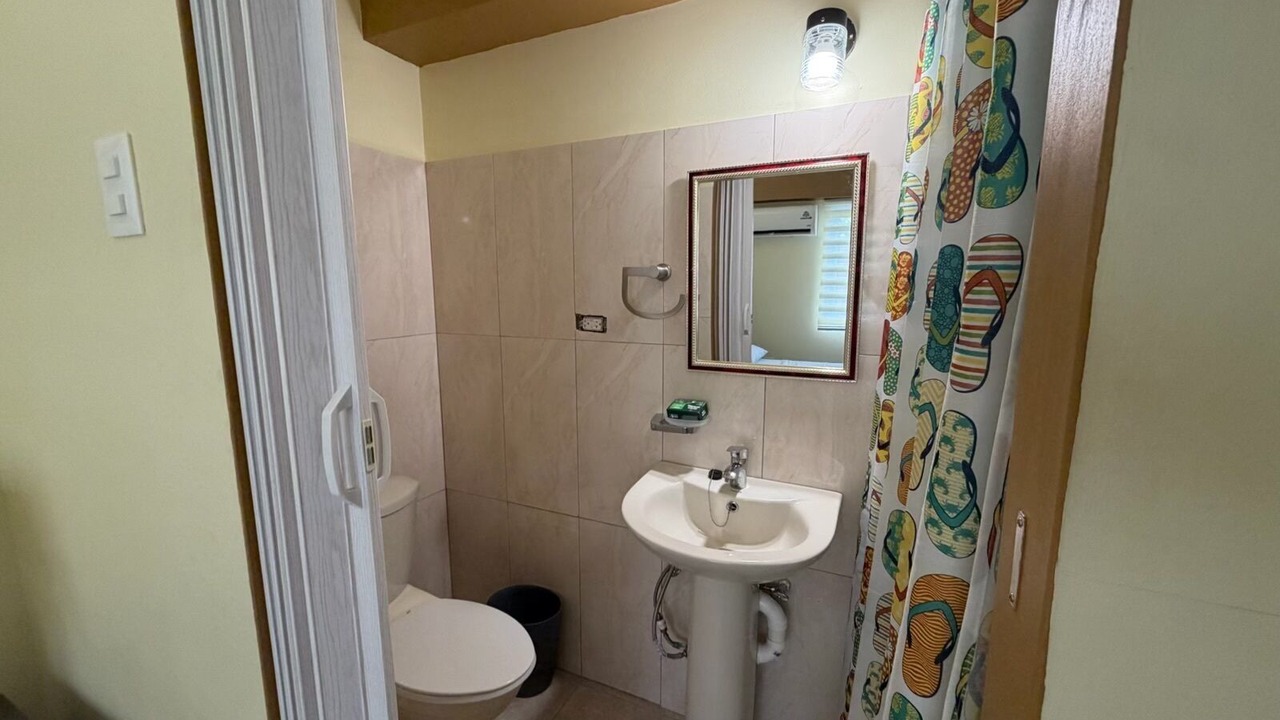 Photo of Bathroom in Charlotteville