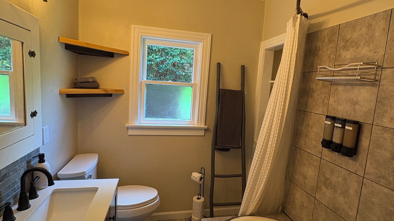 Photo of Bathroom in University Heights