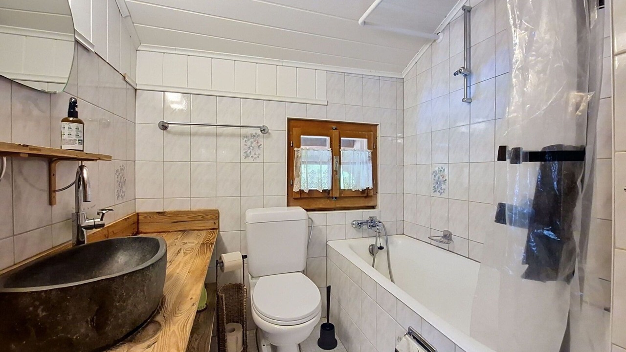 Photo of Bathroom in Arolla