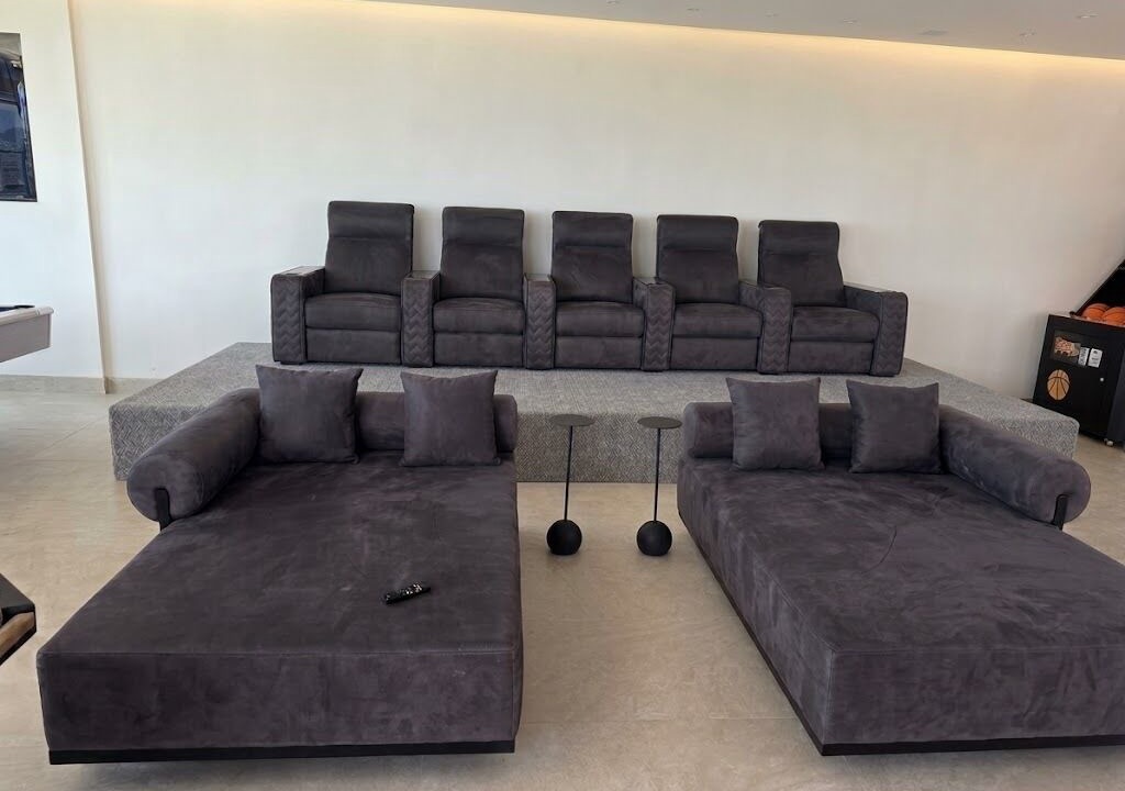 Photo of Livingroom in West End Village